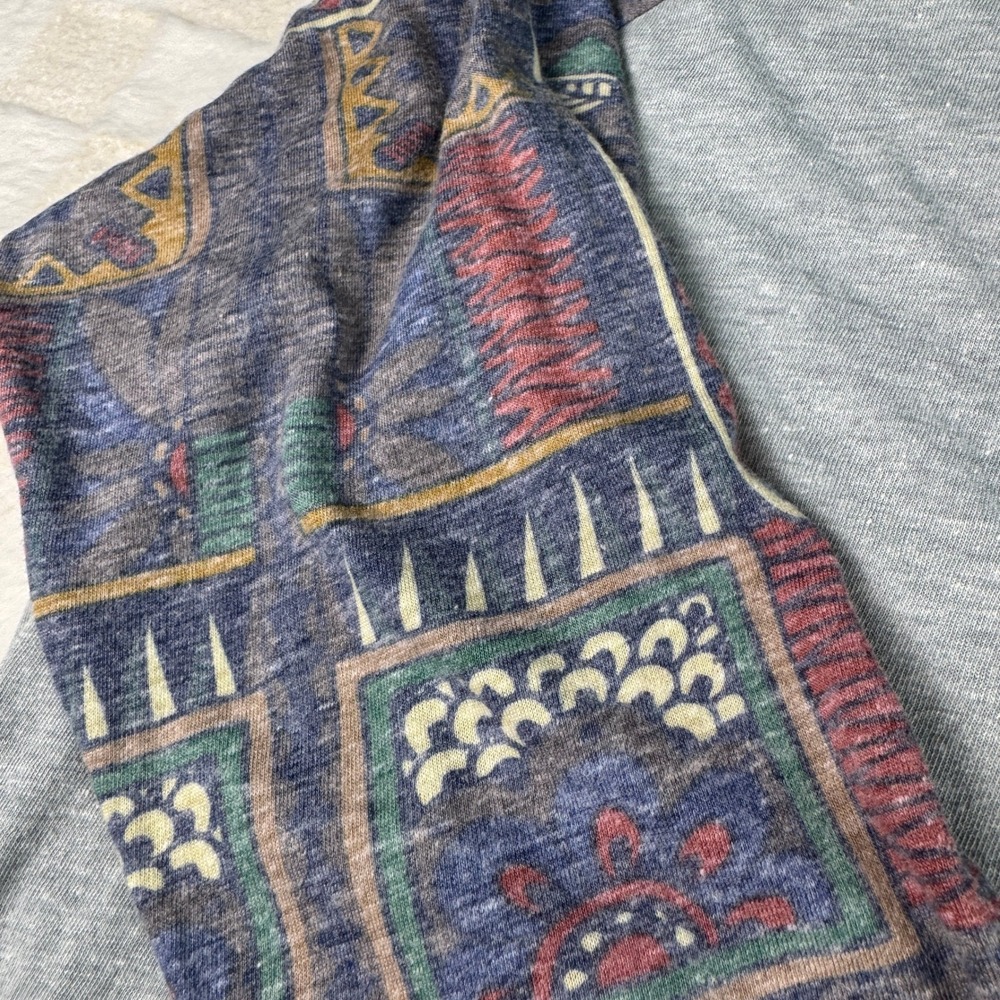 LuLaRoe Randy 2XL Gray Raglan Baseball Tee Multi-Color Geometric Pattern NWT - Picture 5 of 12